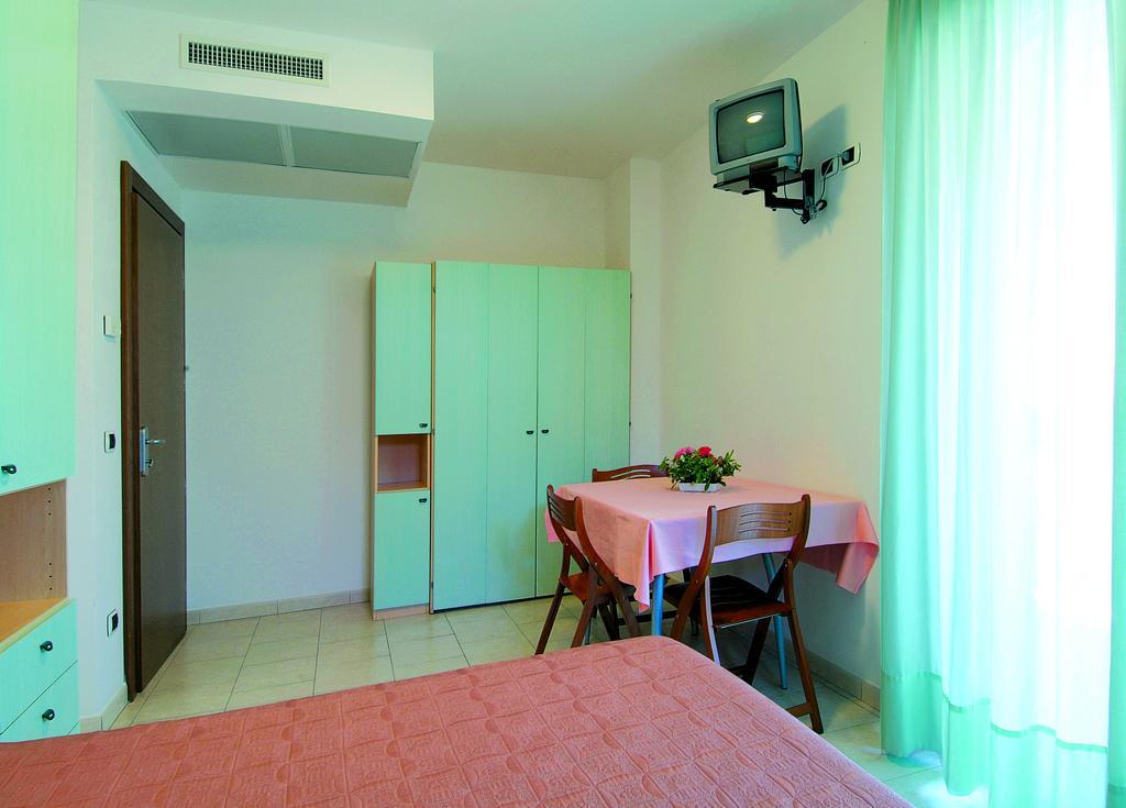 Hotel Residence Margherita Tortoreto Bagian luar foto