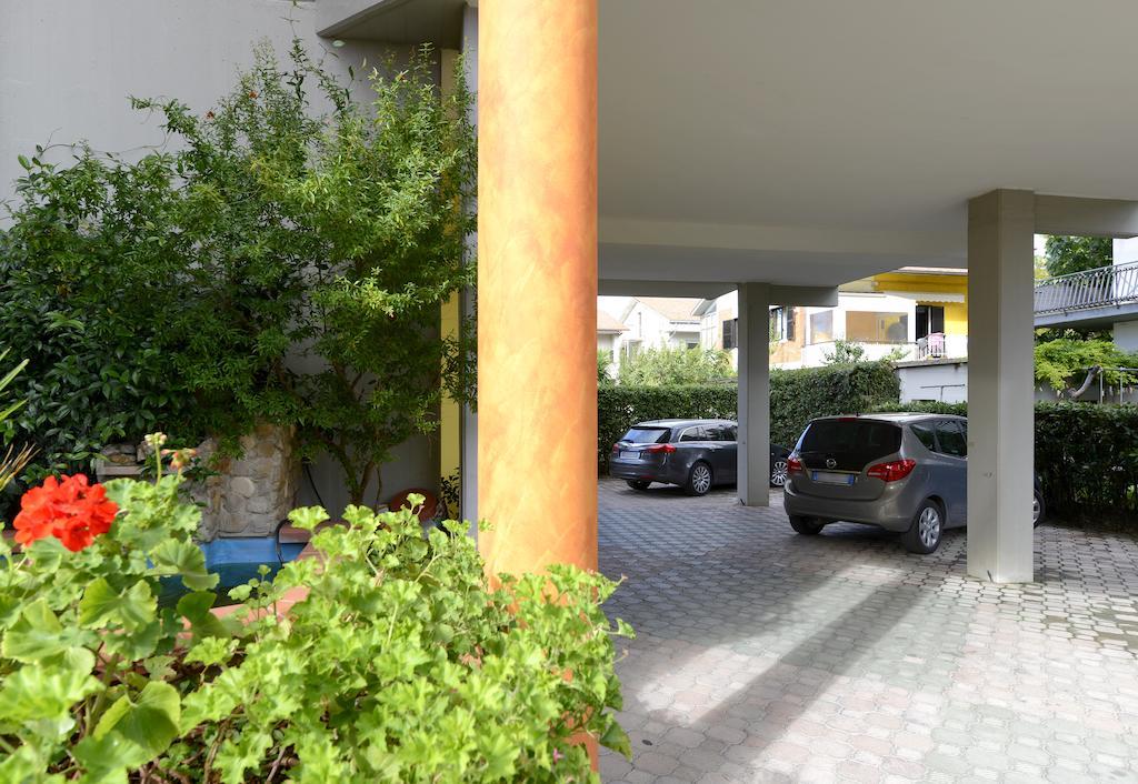 Hotel Residence Margherita Tortoreto Bagian luar foto