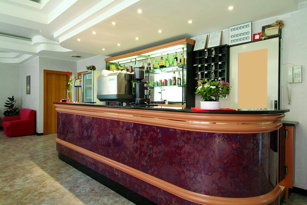 Hotel Residence Margherita Tortoreto Bagian luar foto